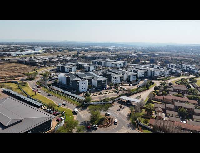 432M² OFFICE TO LET IN ECO PARK ESTATE